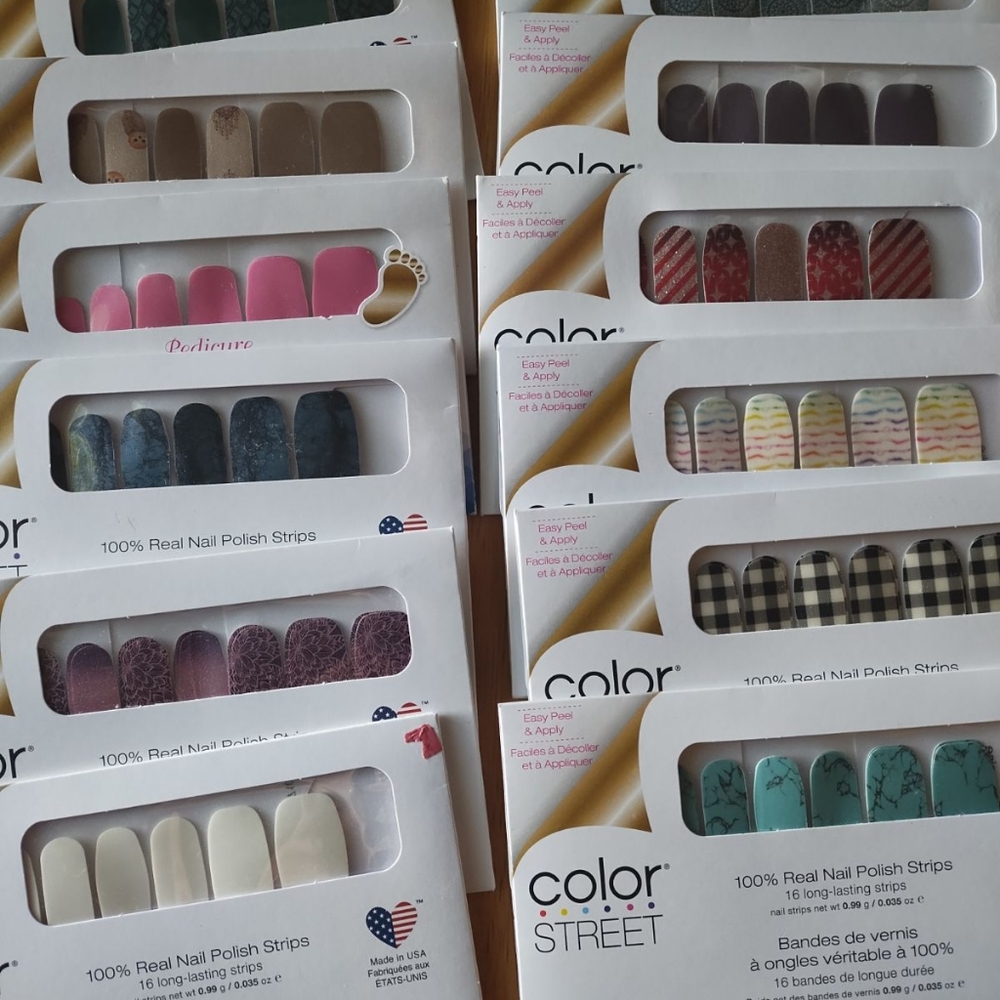 24 unopened color Street nails